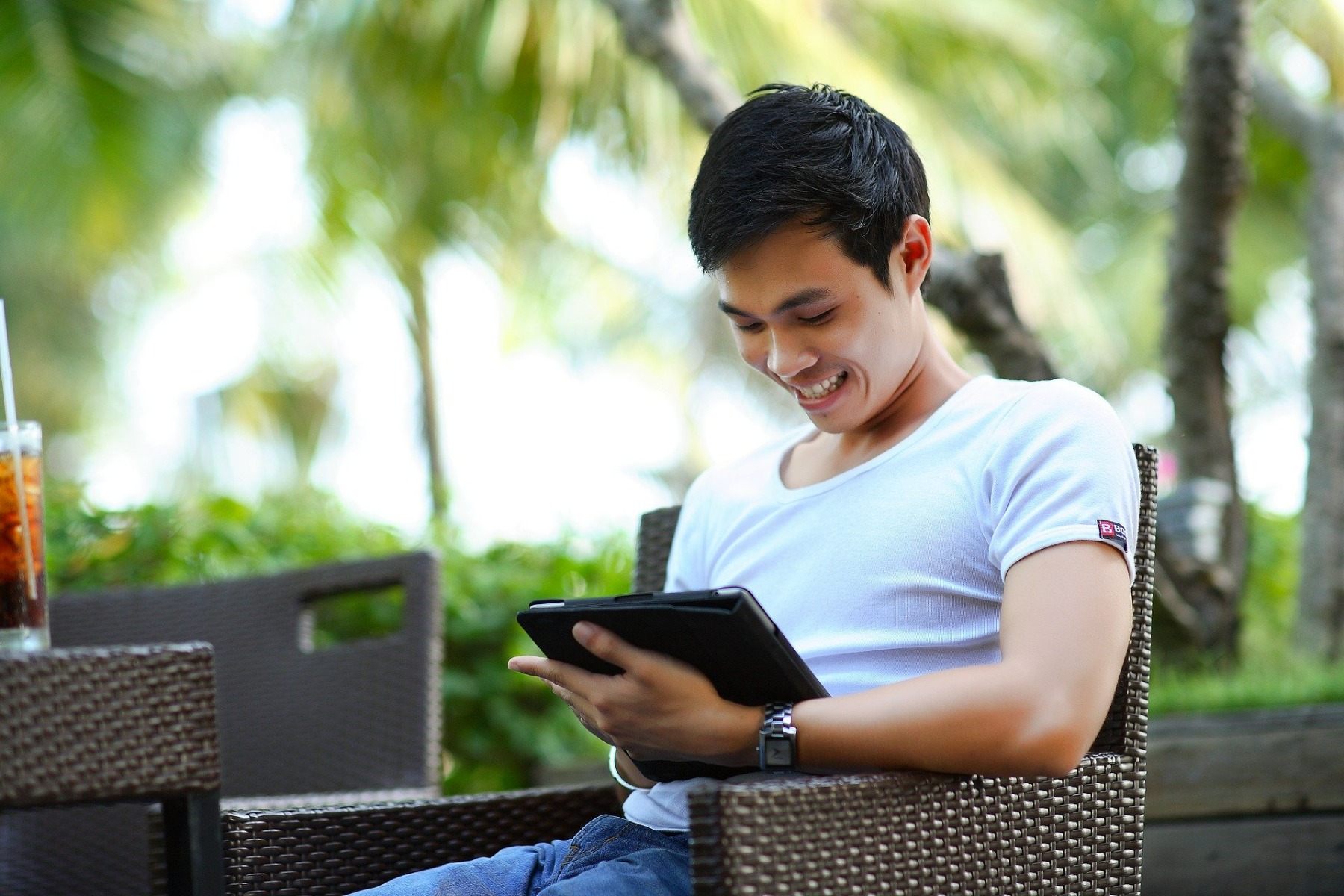 Person using his tablet