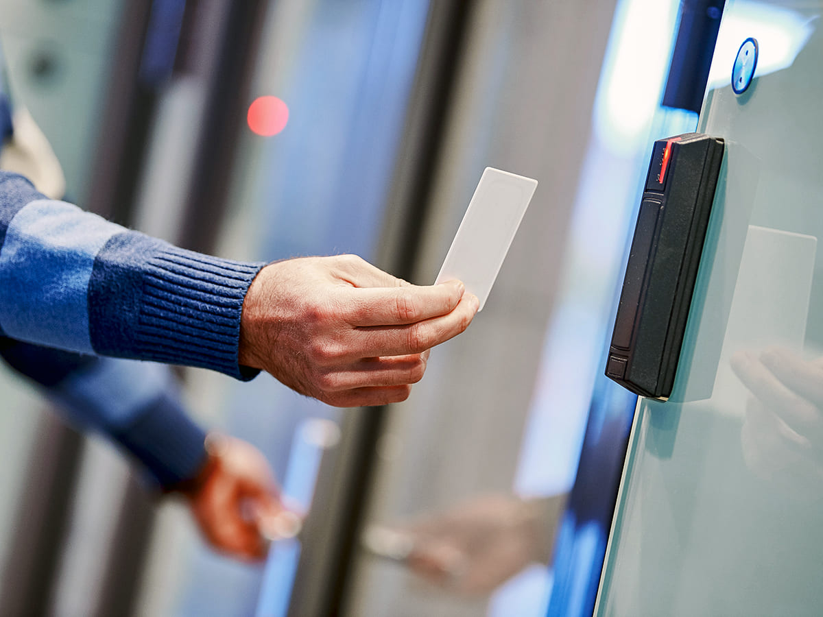 Controllo accessi con card combo