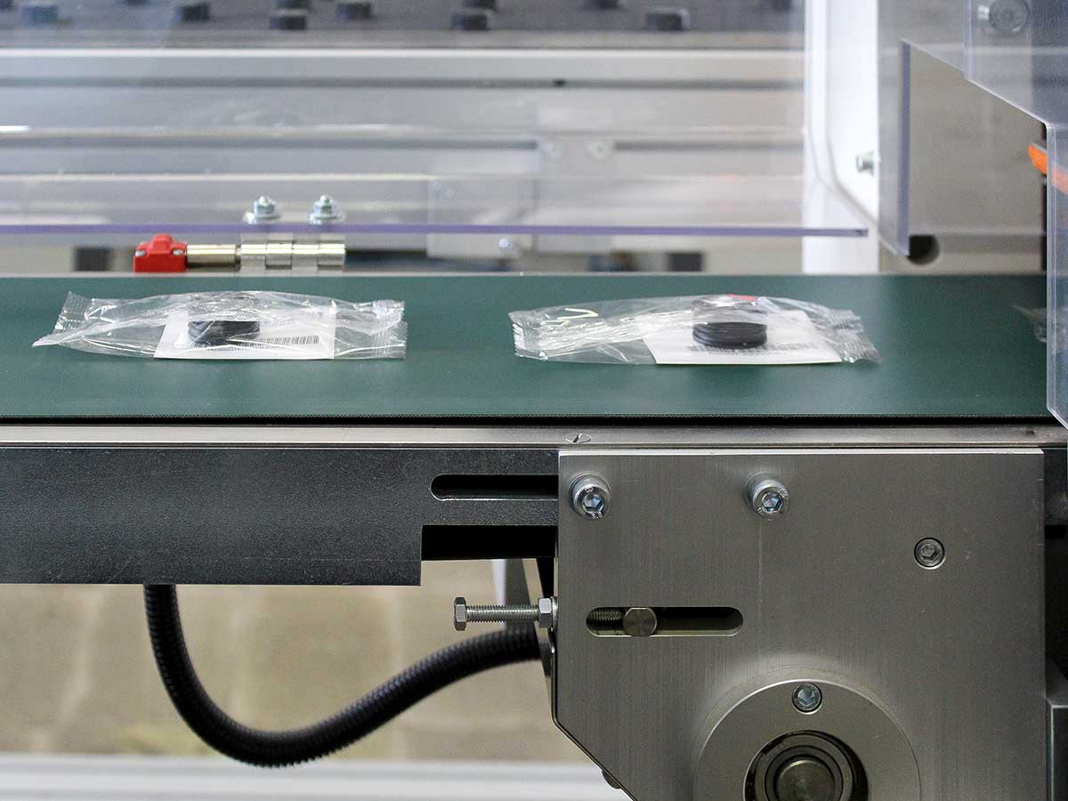 Fase finale del flow packing dei tag RFID